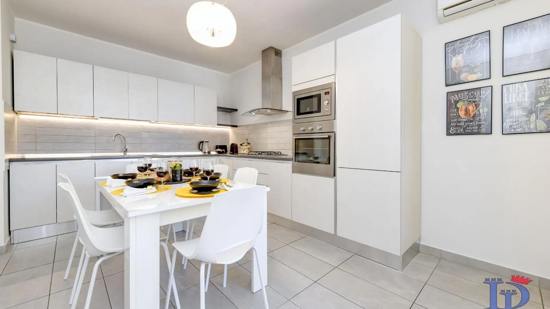 Desenzanoloft Official Partner Marriott Homes & Villas Peschiera Fantasy Apartment'S 페스키에라델가르다